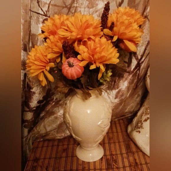 RARE FIND: Classic Lenox Rose Medley Porcelain Vase Trimmed in 24K Gold - Picture 2 of 5